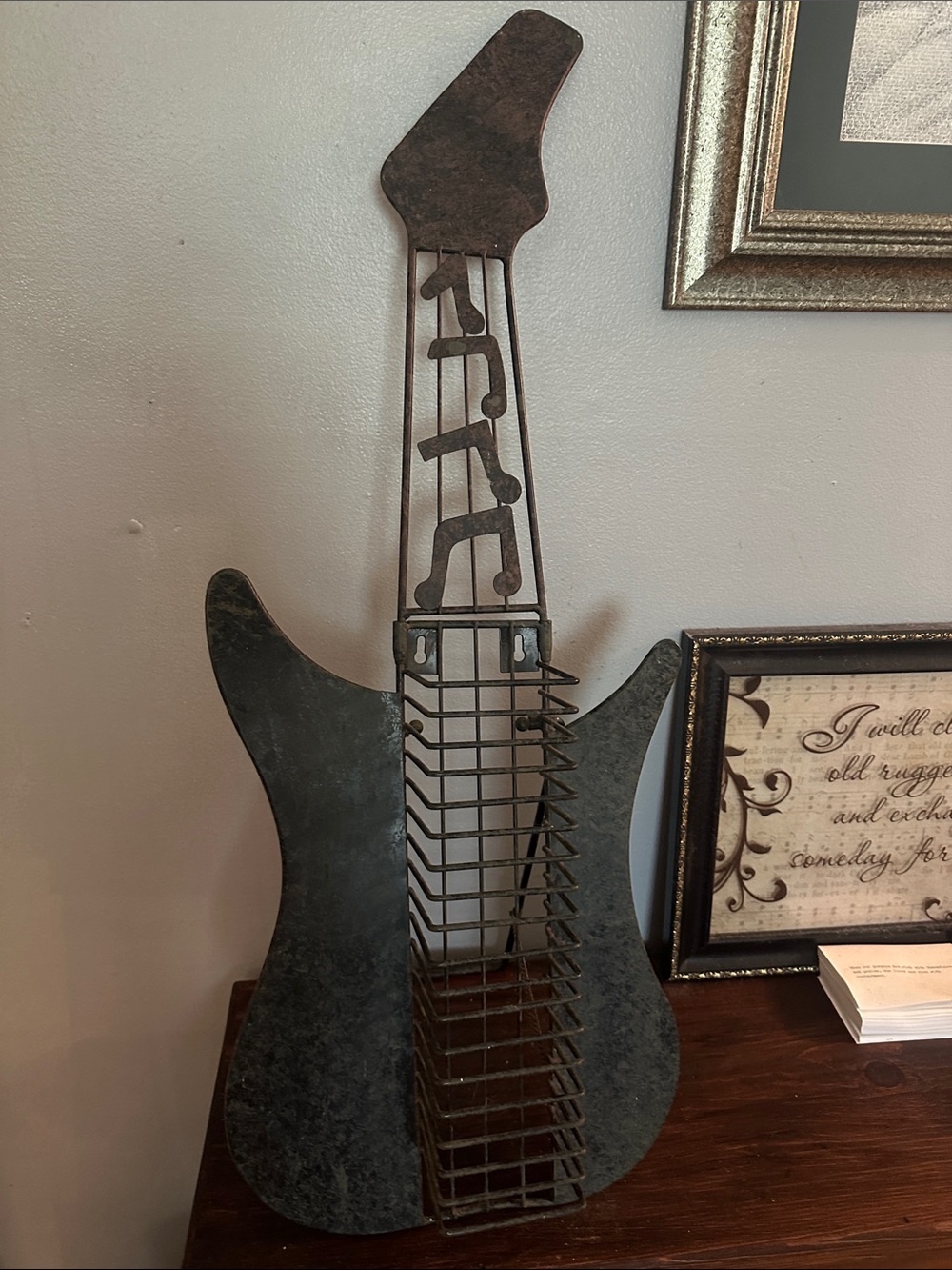 Metal Guitar Wall Rack/Standing  CD holder